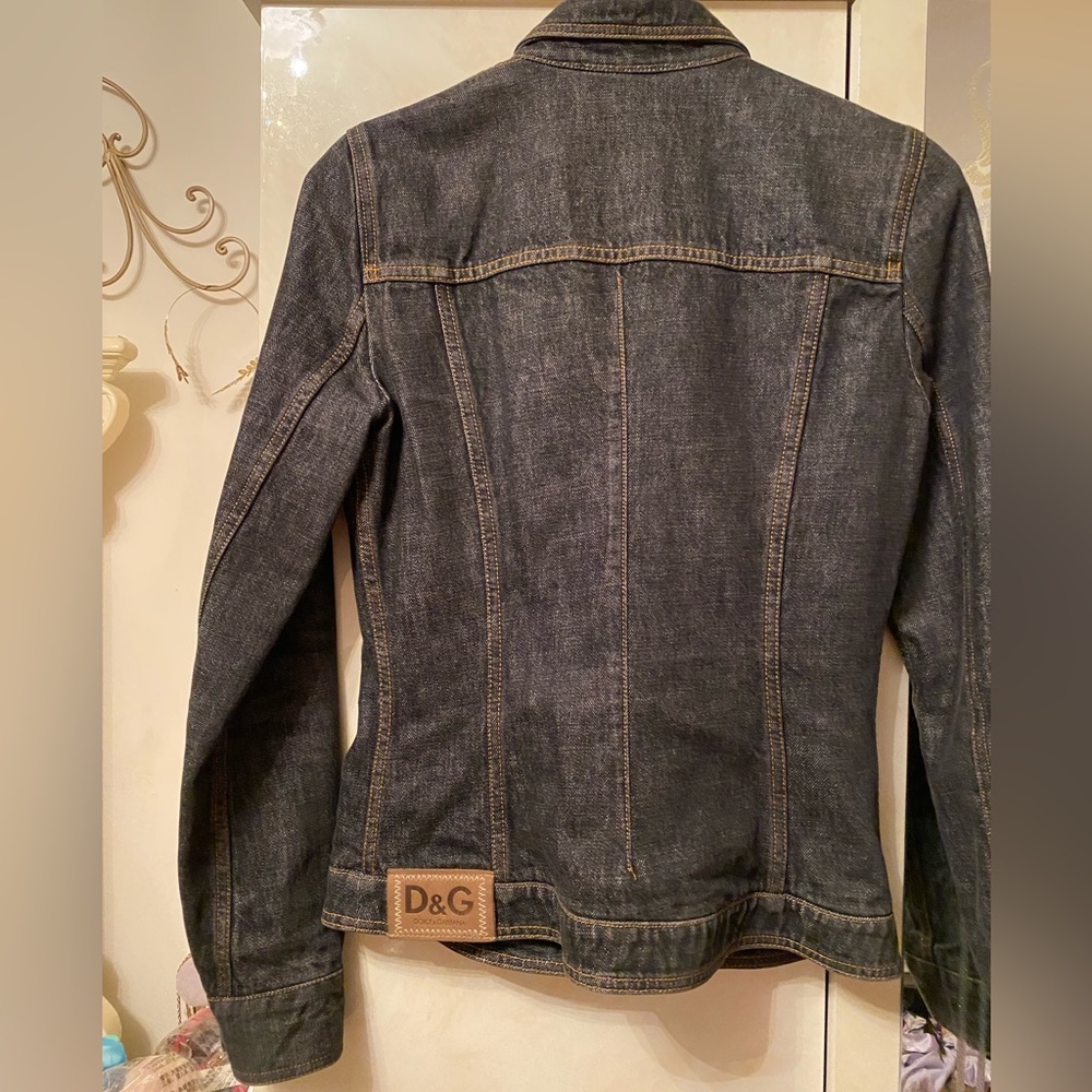 Dolce & Gabbana dark gray fitted denim jacket. Size 42. Made in Italy.